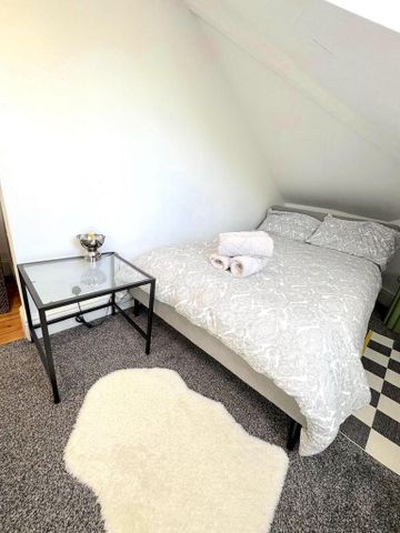 3 bedroom flat to rent - Photo 3