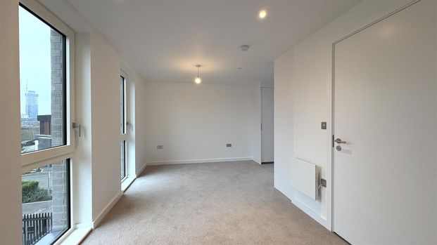 The Railings, Middlewood Locks - Photo 1