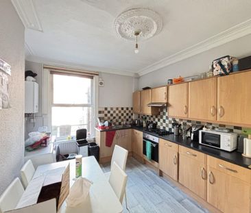 50 St Michaels Road, Leeds, LS6 3BG - Photo 4