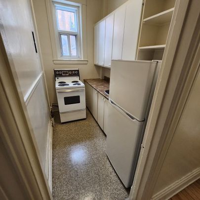 3578 Rue Aylmer apartment — Montréal, QC (2-Bedroom) - 2 Bedroom - Photo 1