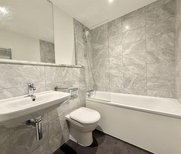 Lincoln House, Bolton - Photo 1