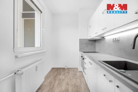 Pronájem bytu 1+1 41 m², 28. října 3593, Jablonec nad Nisou - Photo 2