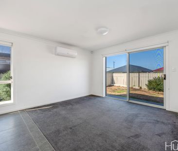 Low maintenance living! - Photo 1