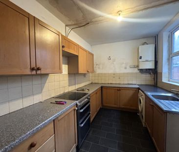 3 bedroom terraced house to rent - Photo 6