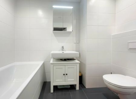 U3 Kendlerstraße: helle ruhige klimatisierte 2-Zimmer-Dachgeschosswohnung mit Loggia/Balkon - Photo 4