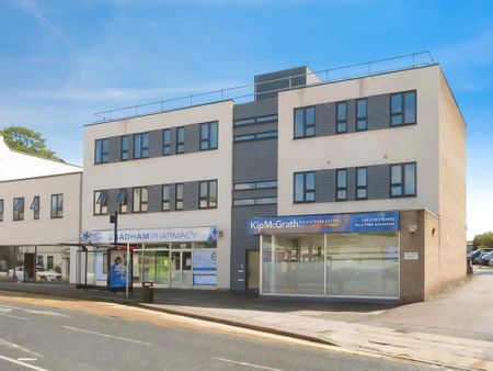 1 bedroom in a flat share to rent - Photo 3