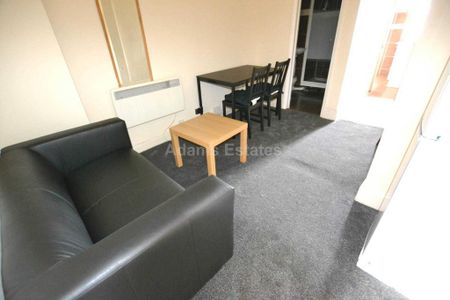 2 bedroom flat to rent - Photo 2