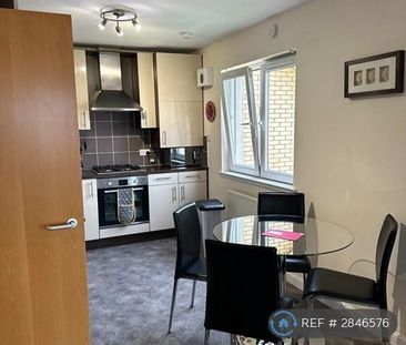 2 bedroom flat to rent - Photo 5