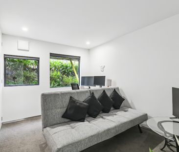 EQUISITE MODERN LIVING! SO CLOSE TO THE CITY. - Photo 2