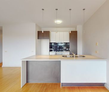 Sophisticated and stylish with substantial living - Photo 5