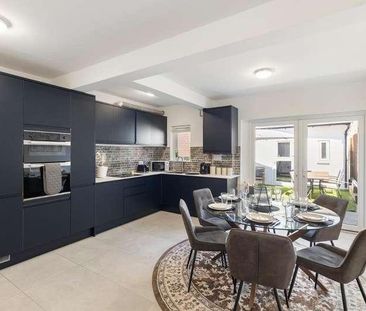 Garden City, Edgware, Middlesex, HA8 - Photo 6