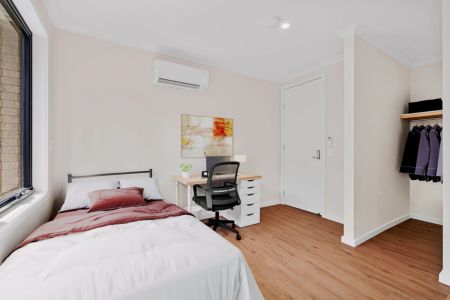 Double Room With Ensuite - Photo 5