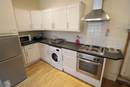 3 bedroom terraced house to rent - Photo 5