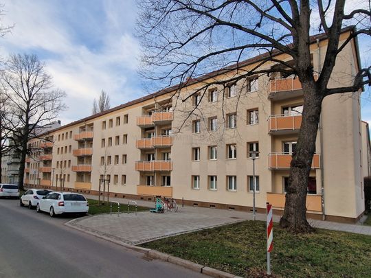 !! WG-geeignete Wohnung in C-Bernsdorf !! Gemütliche 3 Raum-Whg. mit Balkon und Tageslichtbad - Foto 1