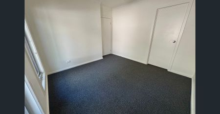 4 bedroom home with excellent views. - Photo 3