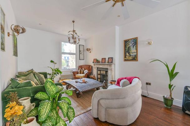 5 bedroom end of terrace house to rent - Photo 1