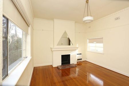 7/74 Canterbury Road, Toorak VIC 3142 - Photo 2