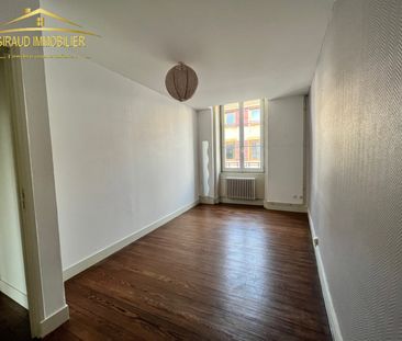 CHARLIEU T3 RUE DES ECOLES - Photo 2