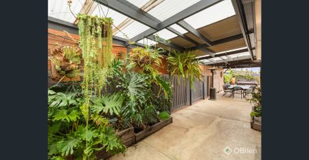 FAMILY LIVING IMN PRIME LOCATION - Photo 4