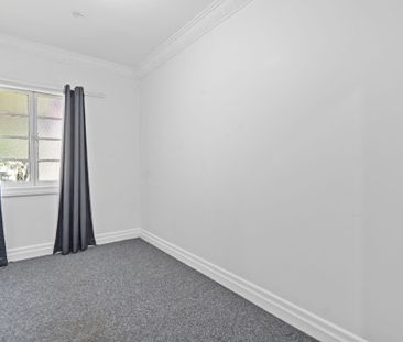 69 Mount Gravatt Capalaba Road, Upper Mount Gravatt QLD 4122 - Hous... - Photo 5