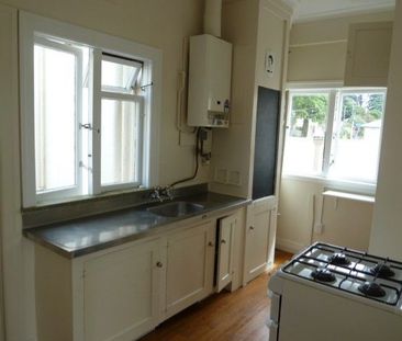 Modern 2BR Te Aro Gem with Balcony! - Photo 6