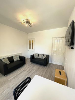 4 bedroom house share to rent - Photo 1