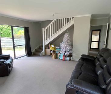 Charming Family Home in Brookfield - Photo 4