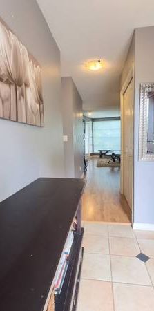 Spacious Kitsilano 2 bedroom | 2 bath - Photo 1