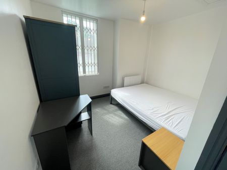 Room 4, Gregory Boulevard, NG7, Nottingham - Photo 4