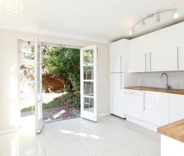 4 bedroom semi-detached house to rent - Photo 6