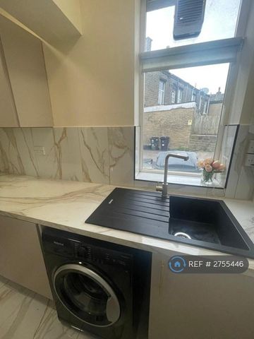 2 bedroom end of terrace house to rent - Photo 5