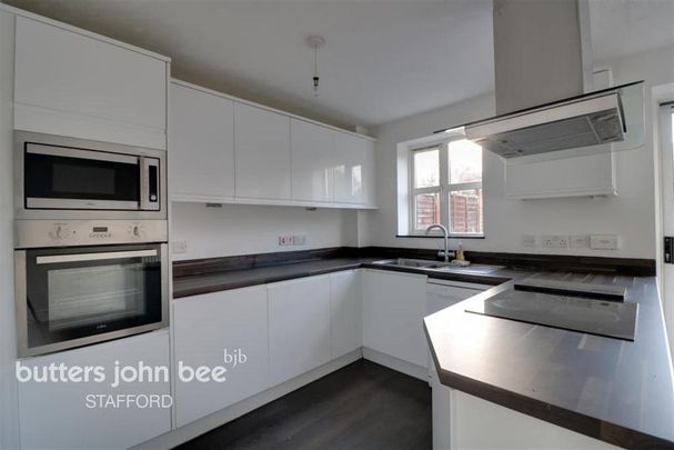 4 bedroom detached house to rent - Photo 1