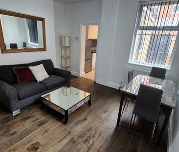 3 bedroom terraced house to rent - Photo 5