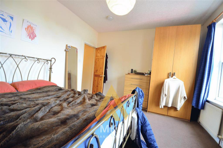 4 bedroom terraced house to rent - Photo 5