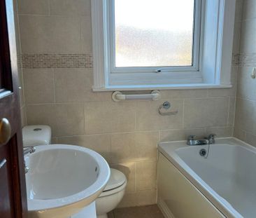 3 bedroom terraced house to rent - Photo 6