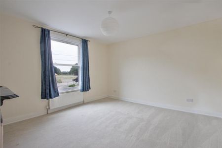 3 bedroom detached house to rent - Photo 4
