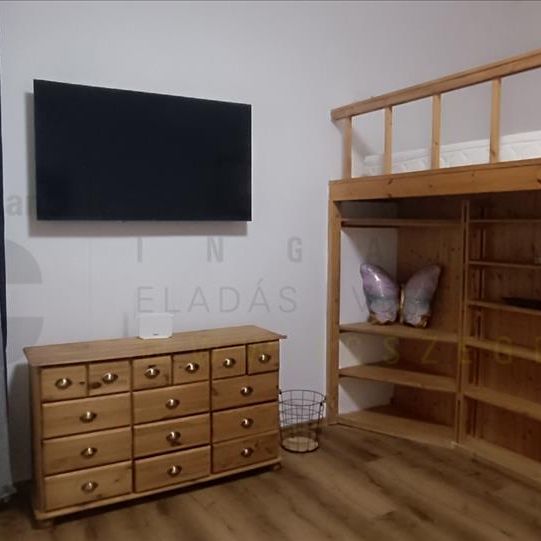 Kiadó felújított lakás - Szeged - Fotó 1