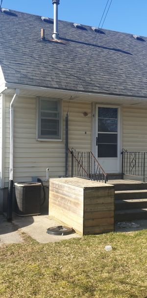 1237 Landor St - Photo 1