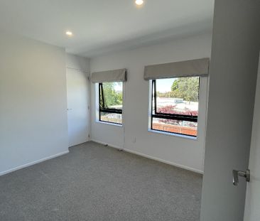 13 Fancourt Street, Karori - Photo 5