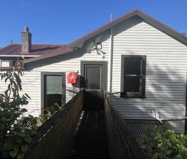 Three Bedrooms, Northland - Photo 4