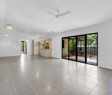 Spacious Family Home with Pool - Photo 2