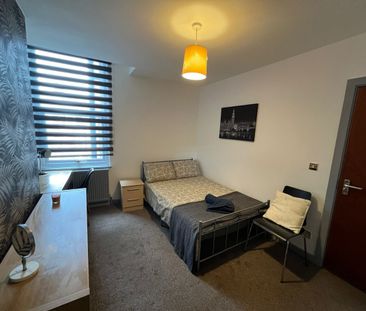Room in a Shared Flat, Spellow Lane, L4 - Photo 4