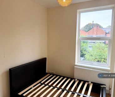 4 bedroom end of terrace house to rent - Photo 4