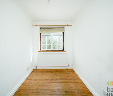 Calvert Road, BARNET - Photo 5