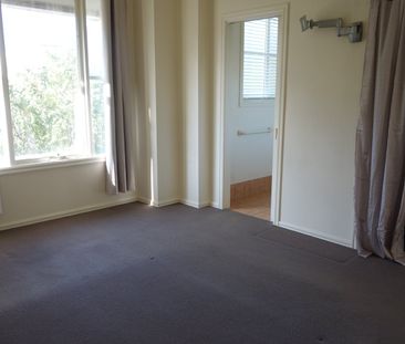 29 Speakmen Street, Kensington VIC 3031 - Photo 2