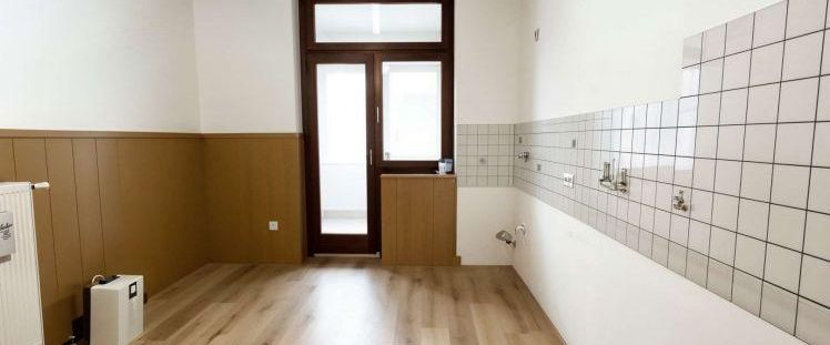 Renovierte Altbauwohnung mit Balkon - Foto 1