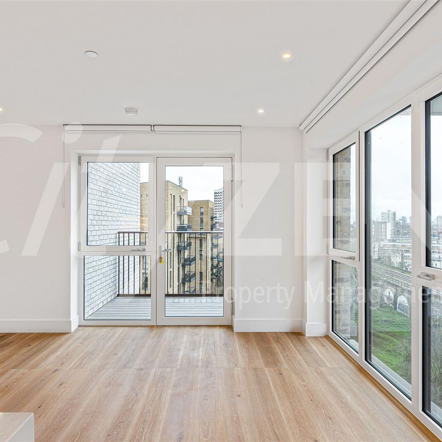 2 Maple Mews, London - Photo 1