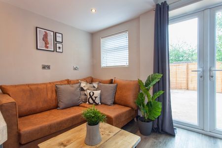 21 Radford Boulevard, NG7 3BQ, NOTTINGHAM - Photo 2