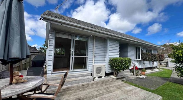 Neat & Sunny 3-Bedroom Home in a Convenient Lo... - Photo 1