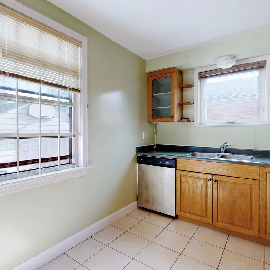 For Lease - 21 Pleasant Avenue, Toronto, Ontario - Photo 1